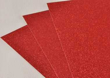 Çin Düğün Davetiyesi için 300gsm Kırmızı Glitter Kağıt 0.5mm Kalınlığı Dekorasyon Tedarikçi