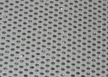 Çin Eko Pvc Malzeme Delikli Deri Kumaş Mikrofiber Delme Delik Tasarımı Tedarikçi